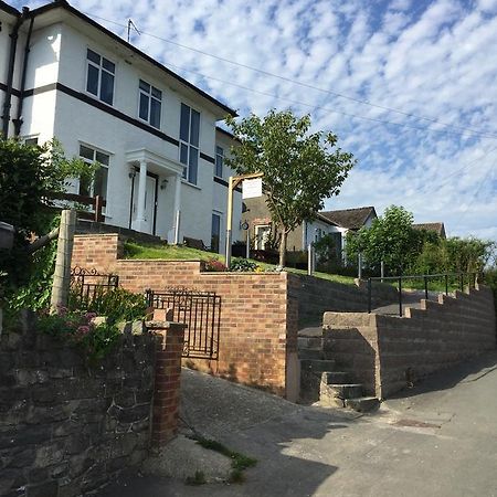 Bryn Derwen Bed & Breakfast เรย์อาเดอร์ ภายนอก รูปภาพ