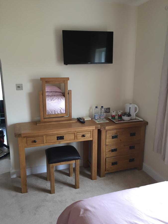 Bryn Derwen Bed & Breakfast เรย์อาเดอร์ ภายนอก รูปภาพ