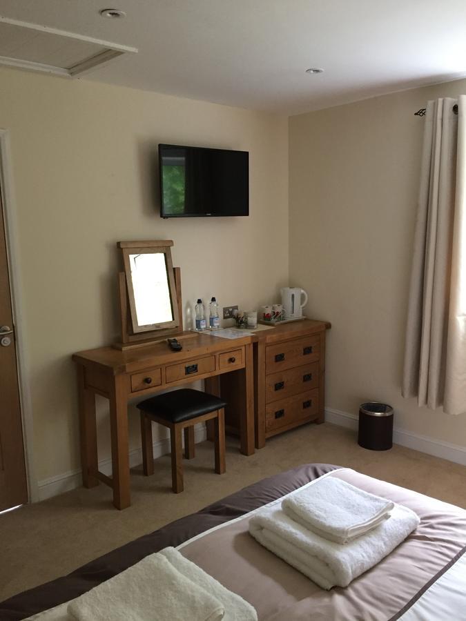 Bryn Derwen Bed & Breakfast เรย์อาเดอร์ ภายนอก รูปภาพ