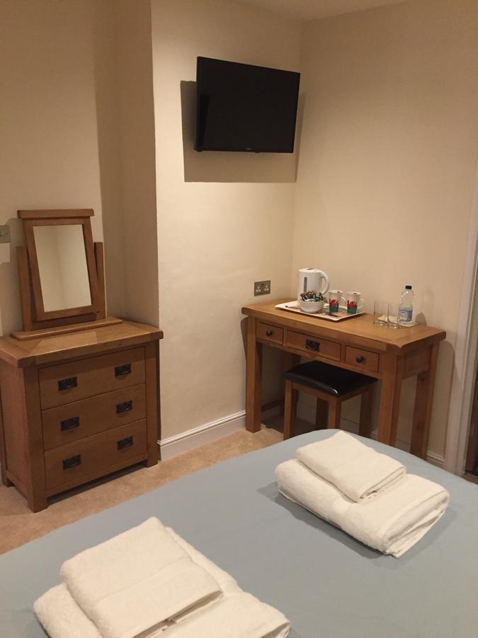 Bryn Derwen Bed & Breakfast เรย์อาเดอร์ ภายนอก รูปภาพ
